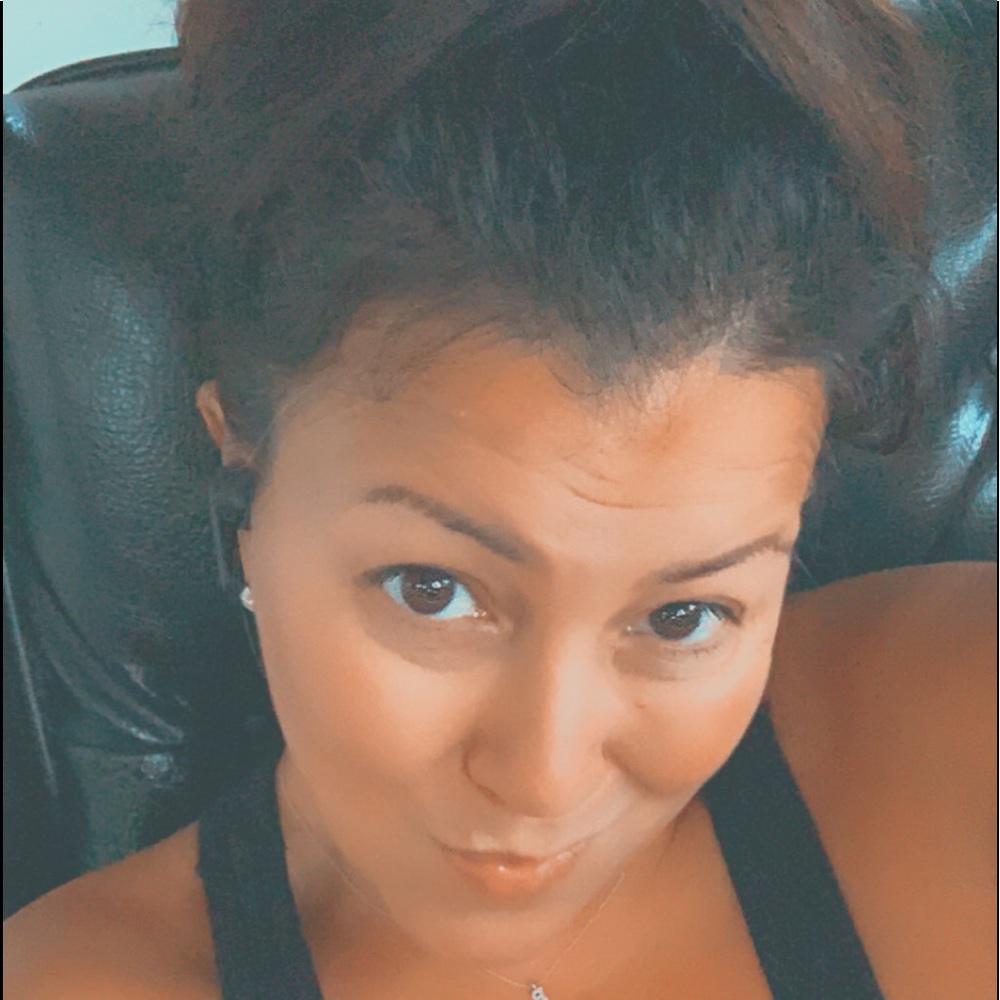 Meet your Posher, Roxanna